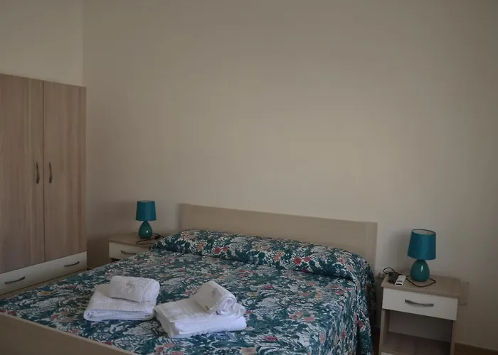 לינה וארוחת בוקר Flo' 3*